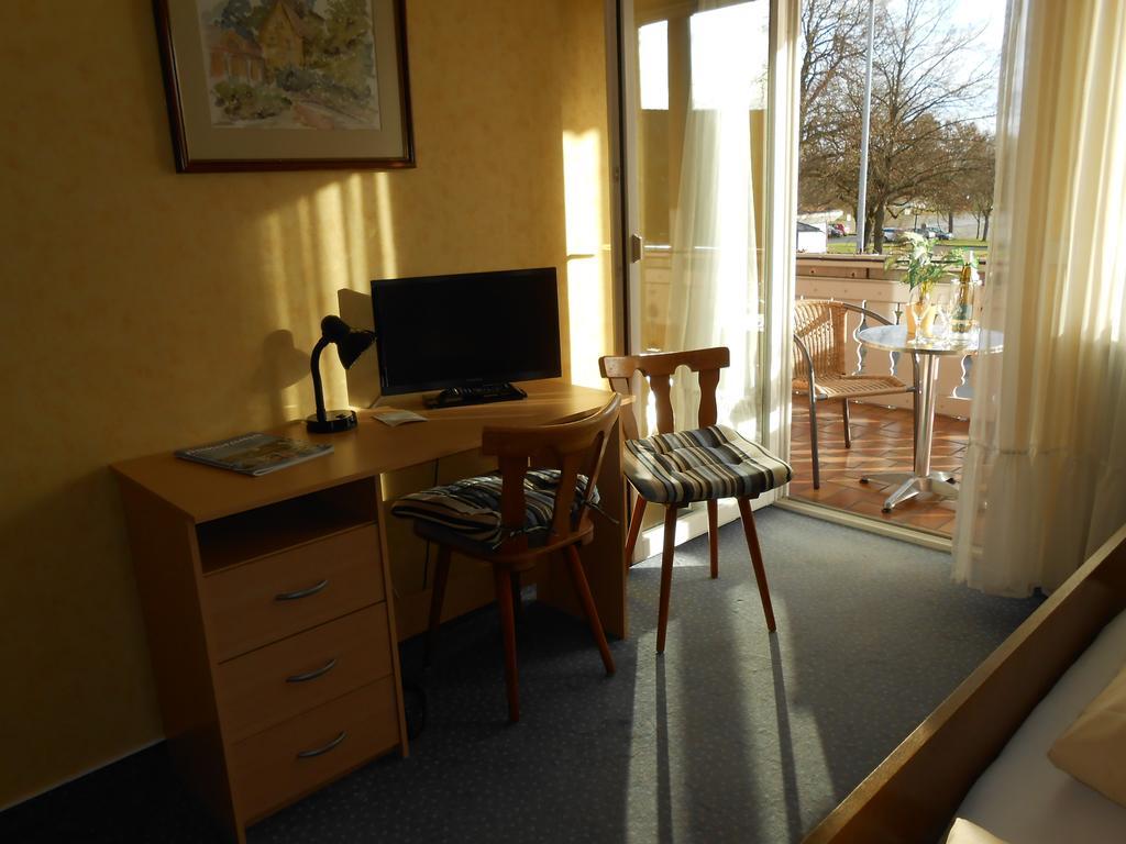 Hôtel Landgasthof Schutzen à Tengen Extérieur photo