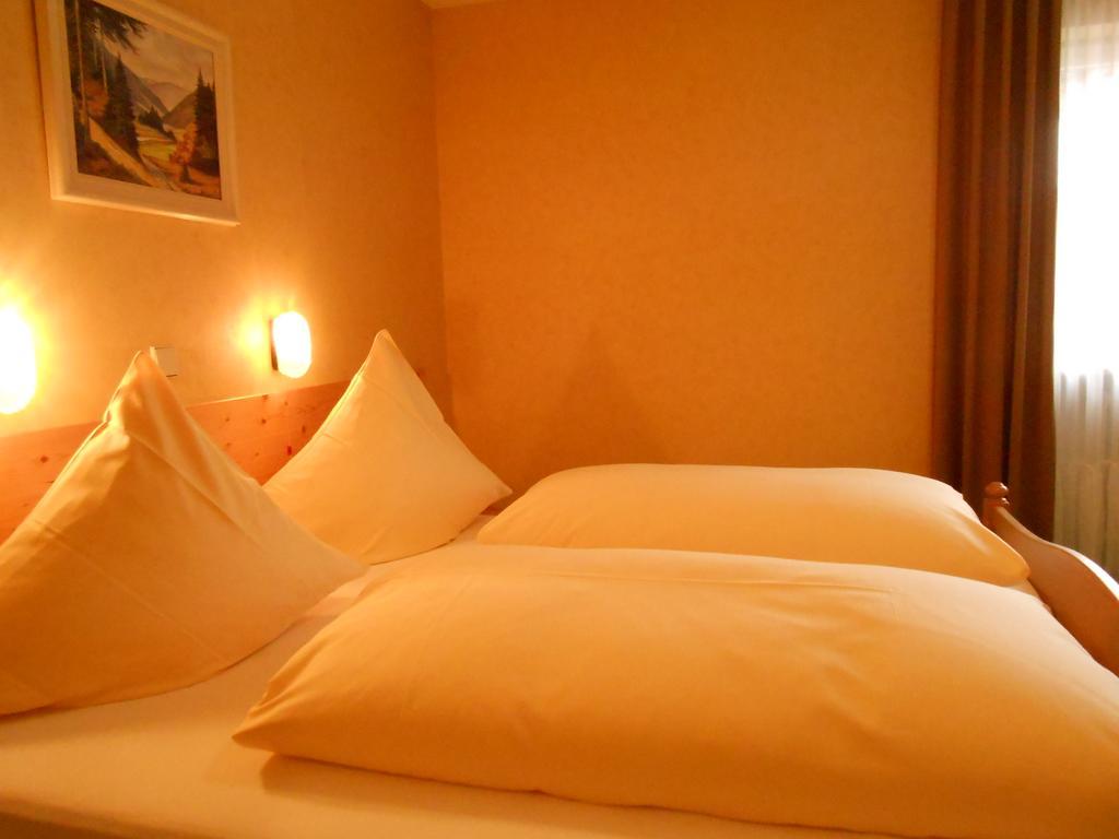 Hôtel Landgasthof Schutzen à Tengen Chambre photo