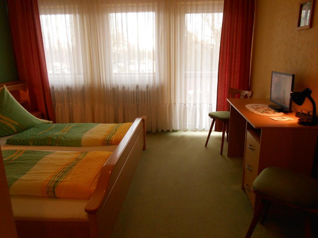 Hôtel Landgasthof Schutzen à Tengen Extérieur photo