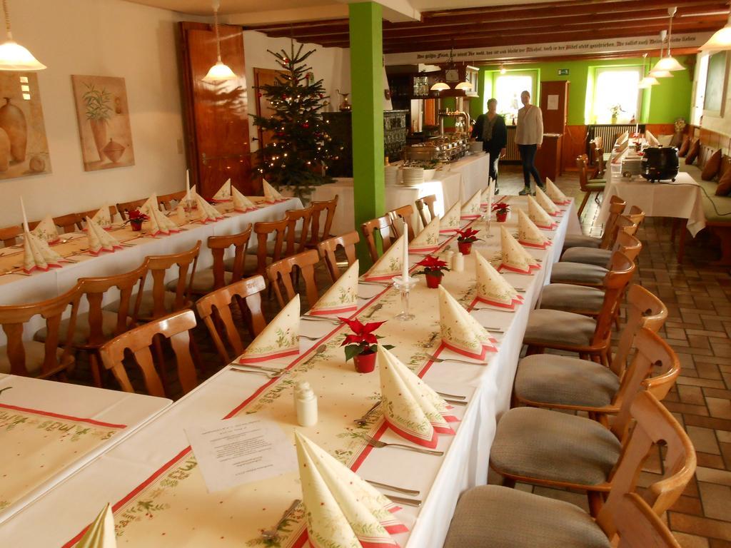 Hôtel Landgasthof Schutzen à Tengen Extérieur photo