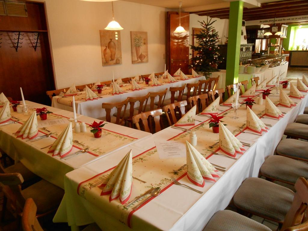 Hôtel Landgasthof Schutzen à Tengen Extérieur photo