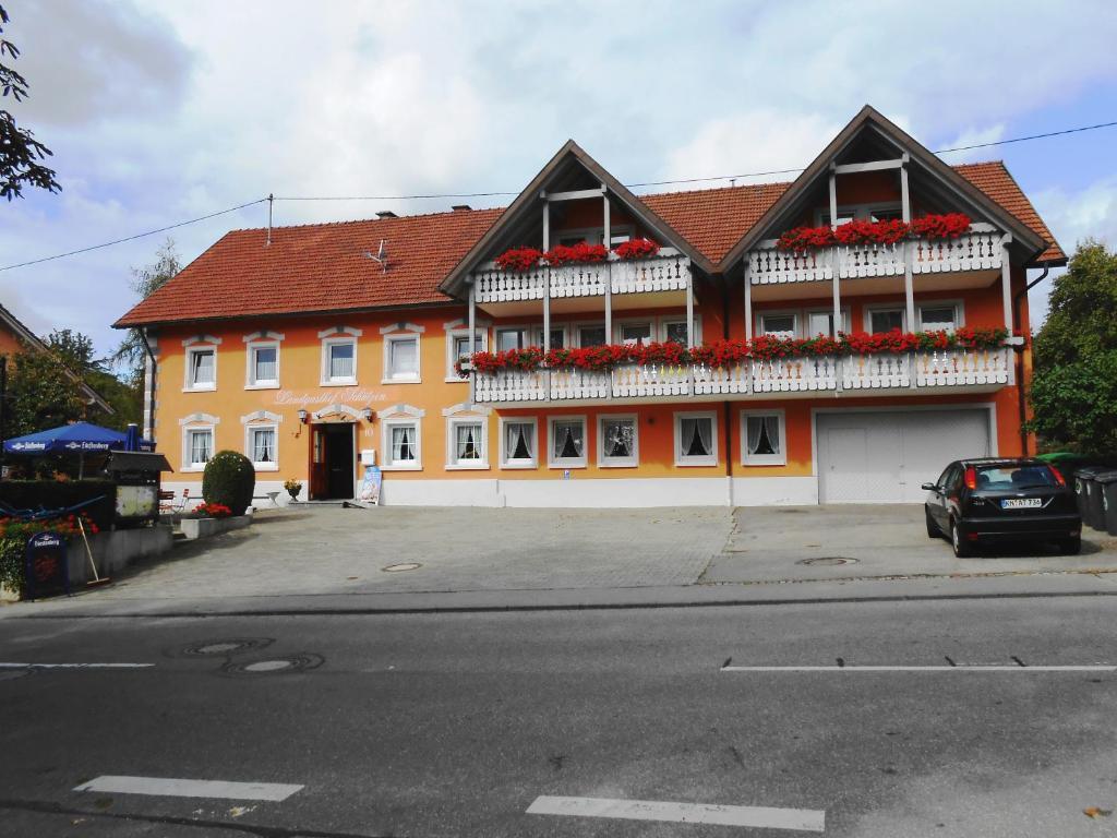 Hôtel Landgasthof Schutzen à Tengen Extérieur photo