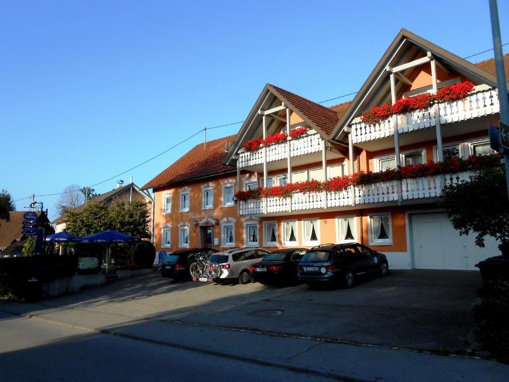 Hôtel Landgasthof Schutzen à Tengen Extérieur photo