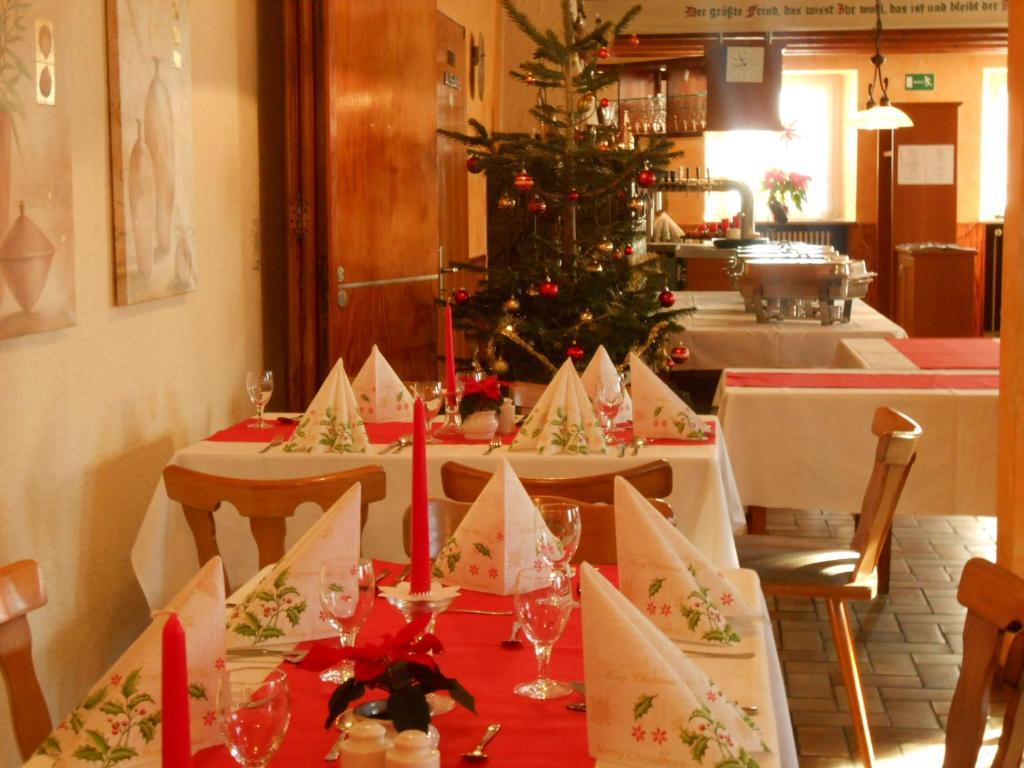 Hôtel Landgasthof Schutzen à Tengen Extérieur photo