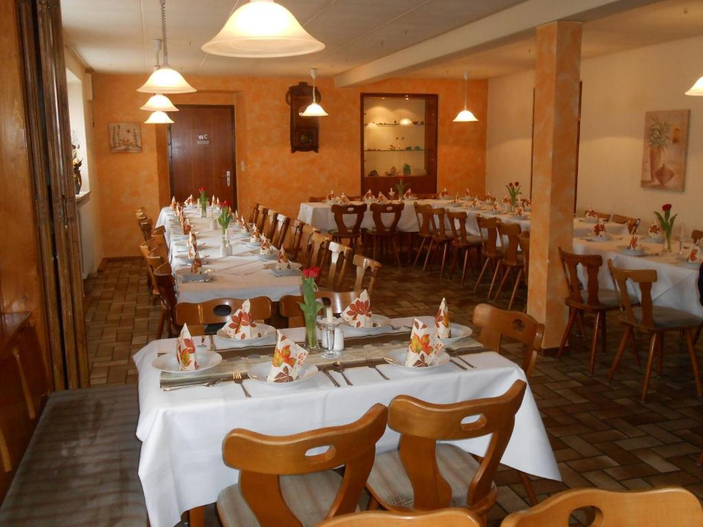 Hôtel Landgasthof Schutzen à Tengen Extérieur photo