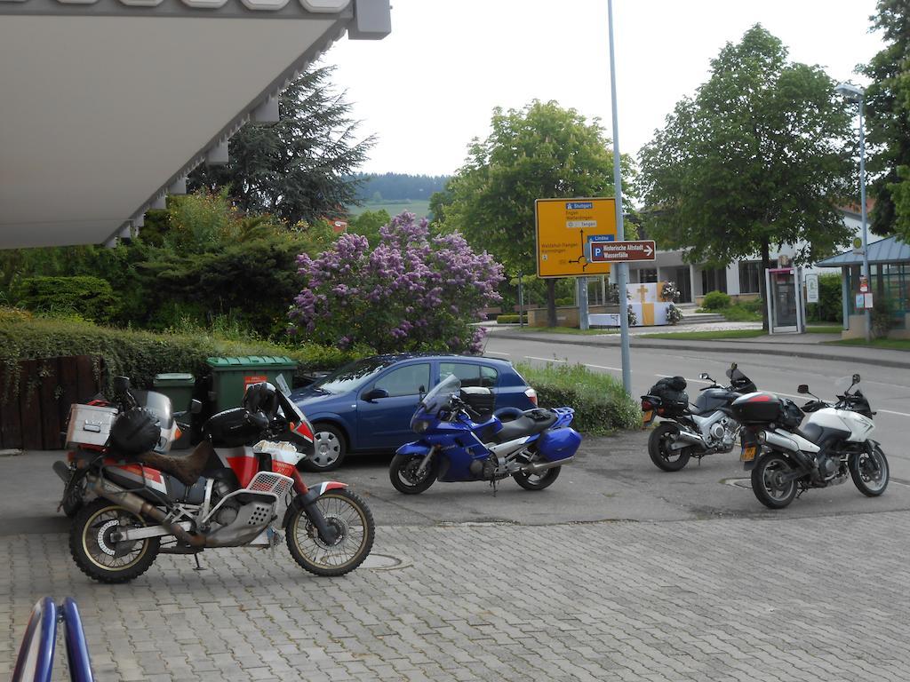 Hôtel Landgasthof Schutzen à Tengen Extérieur photo